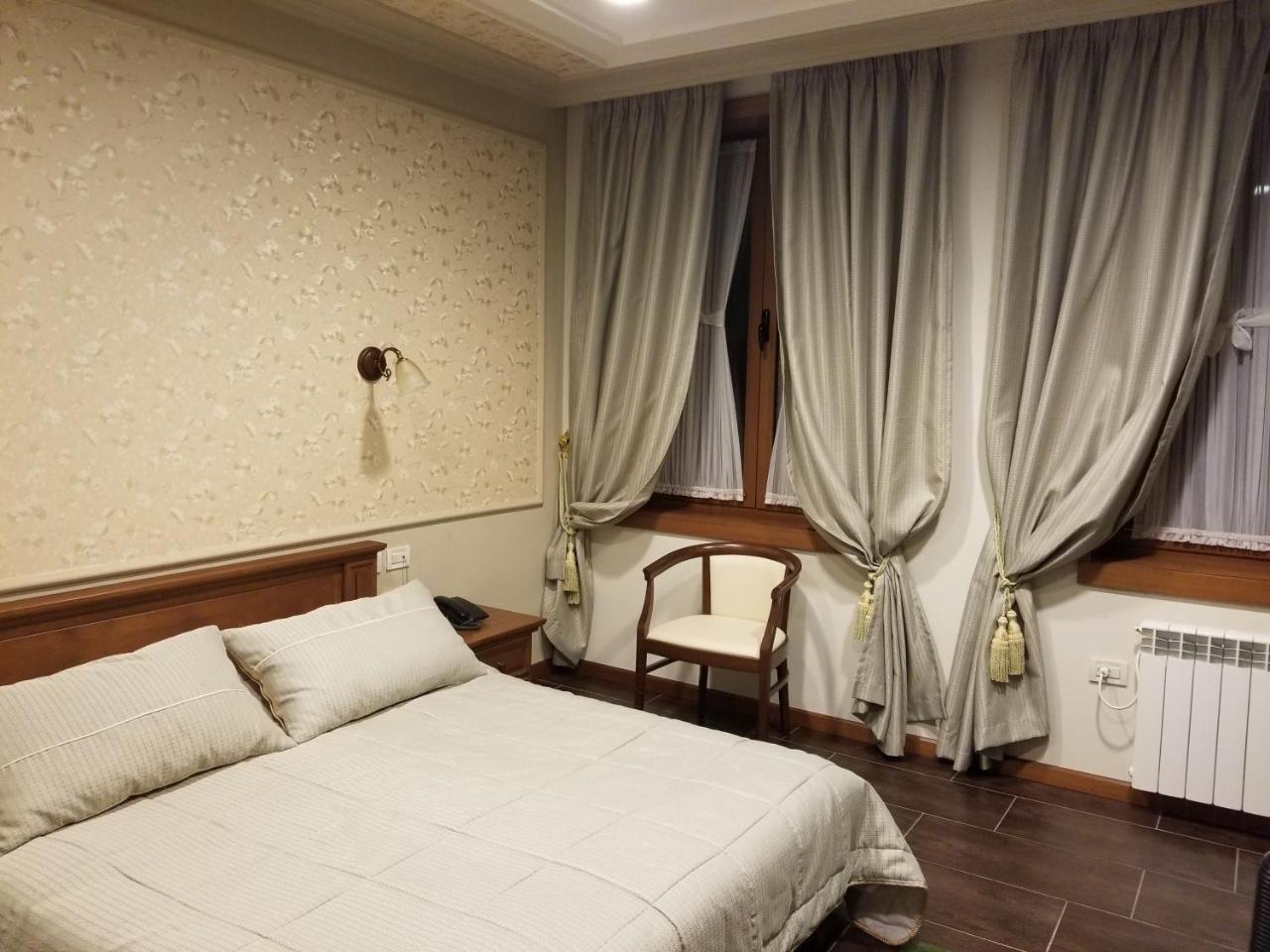 Vila Sigal โปกราเดซ ภายนอก รูปภาพ